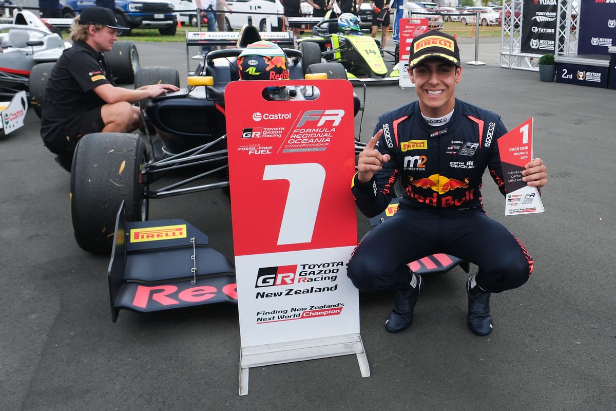 Arvid Lindblad dominates as Toyota FR Oceania hits halfway point at Manfeild