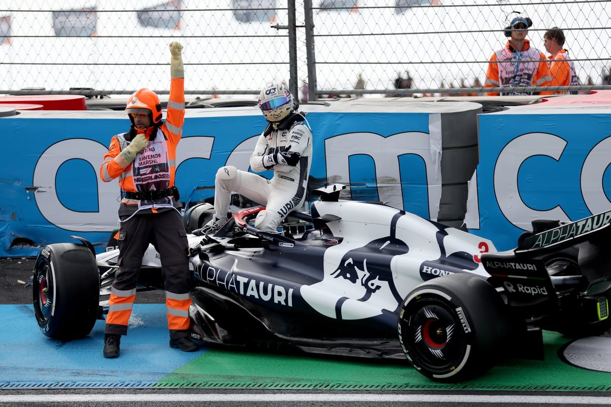 Daniel Ricciardo suffers broken hand in Zandvoort free practice crash