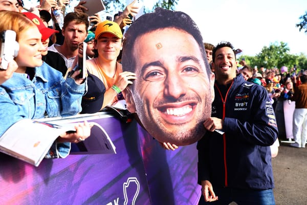 Record Friday crowd at Australian Grand Prix