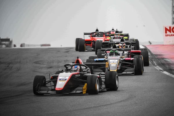 Yu Kanamaru takes maiden F3 Asia victory after charging through the field
