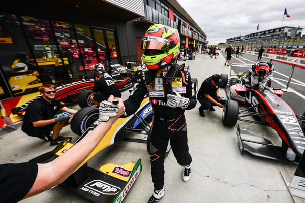 Liam Lawson jumps to Hitech GP for second season in FIA Formula 3