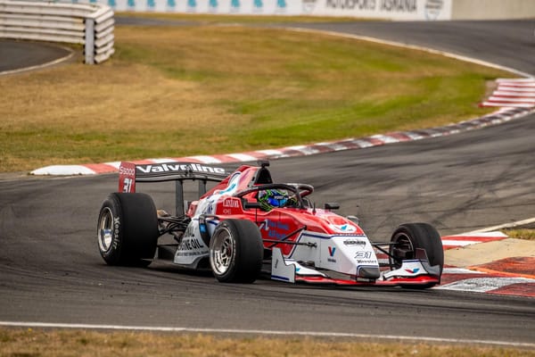 James Golding breaks Symmons Plains lap record in S5000 practice