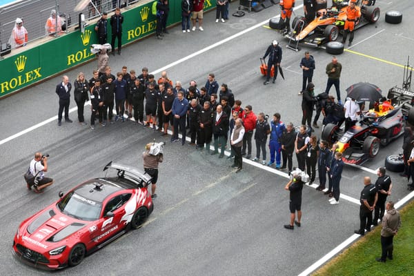 Formula 2 field pays tribute after death of Dilano Van 'T Hoff
