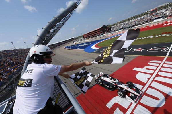 Newgarden leads McLaughlin in dominant form at Indycar Iowa opener
