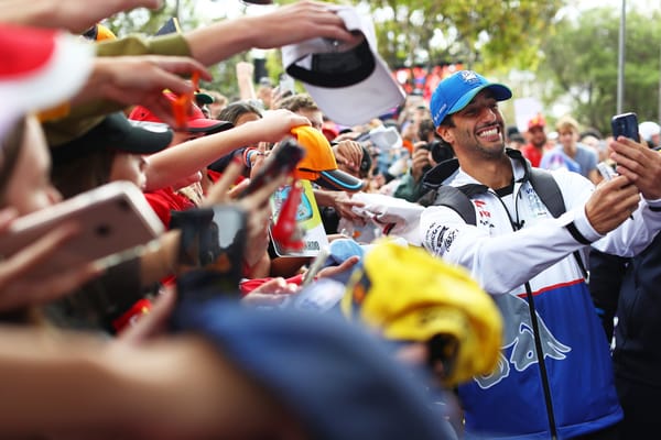 Australian Grand Prix sets new Saturday crowd record